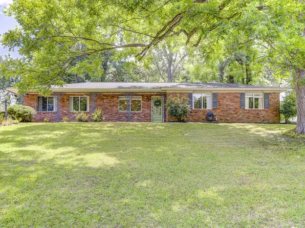 110 Bellaire Dr, Vicksburg, MS 39180