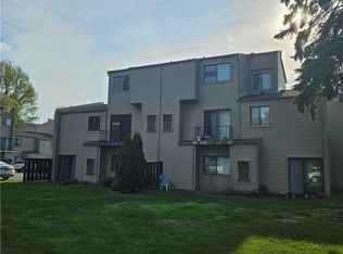 38320 N Lane Rd #207, Willoughby, OH 44094