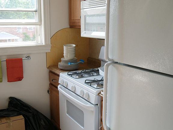 4th image of 3220 Shenandoah Dr Unit 11-1