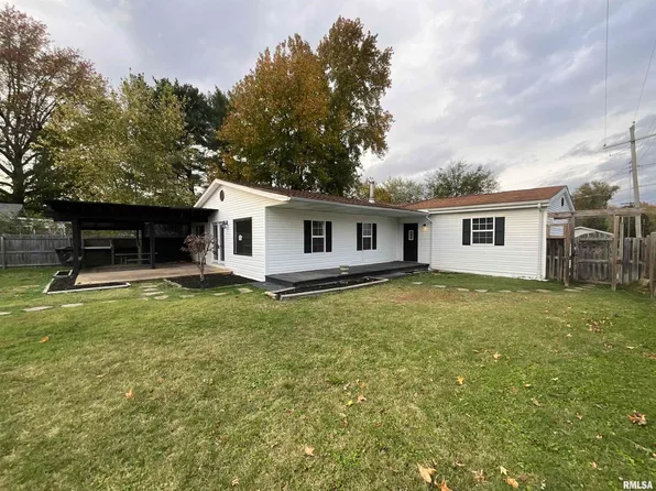 705 W Adams St, Herrin, IL 62948