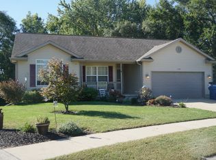 1249 Robin Rd, Dixon, IL 61021