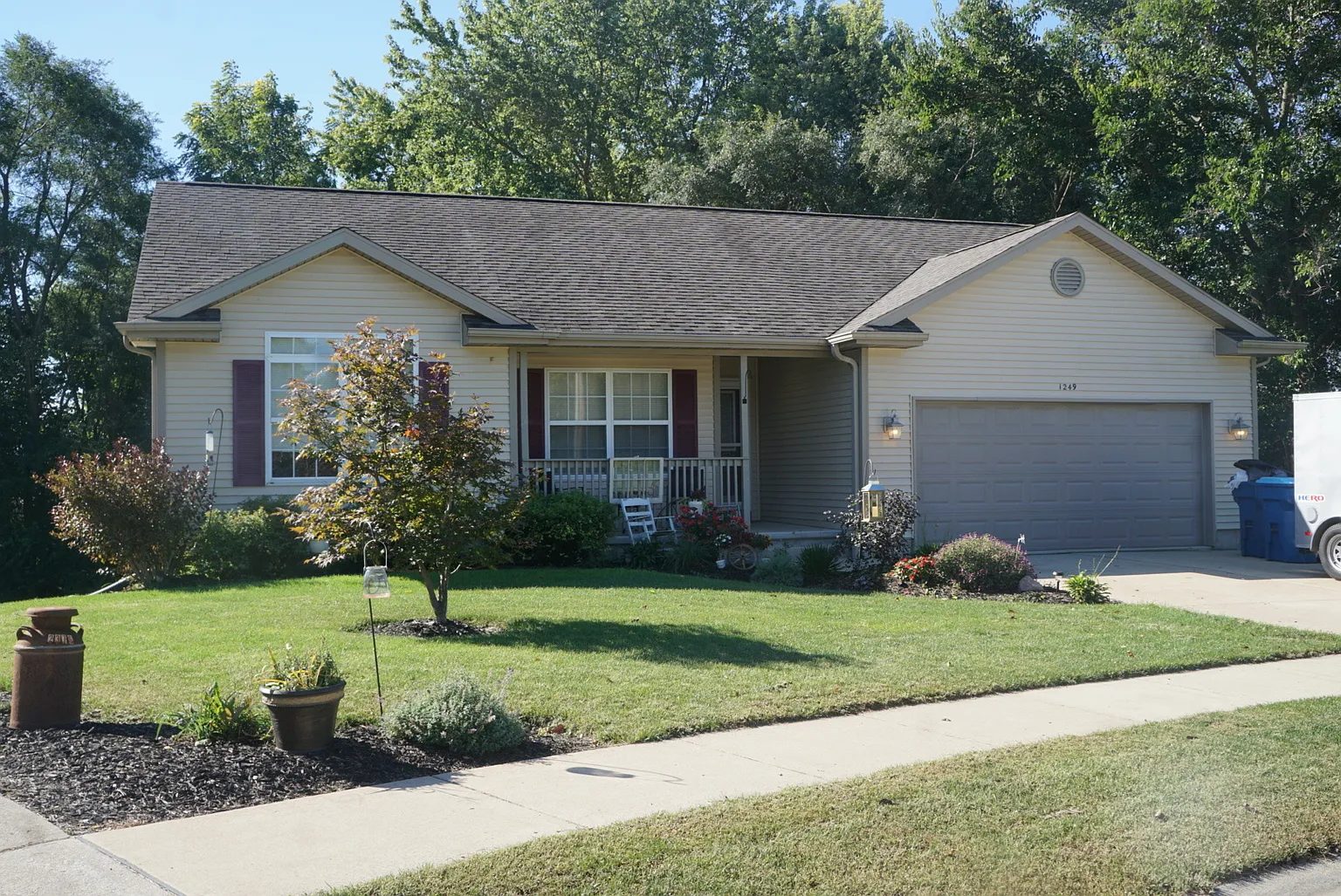 1249 Robin Rd photo 1