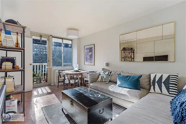 Rented by Metropolitan Property Group | media 8