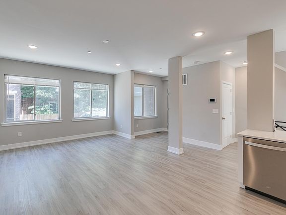 2nd image of 2636 Annin St APT 2