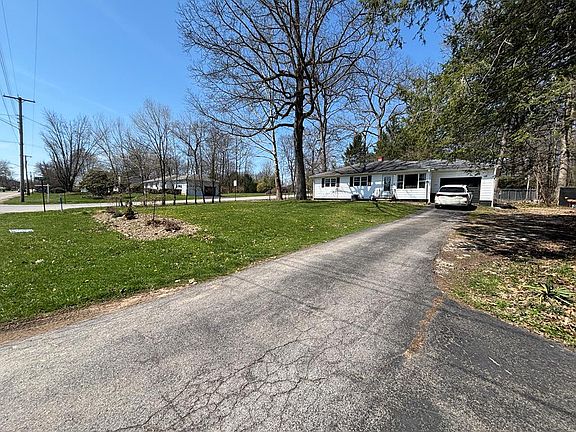 2nd image of 934 Grandview Rd