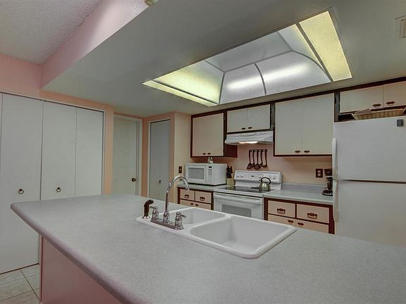 2nd image of 1920 W Lindner Ave Unit 243