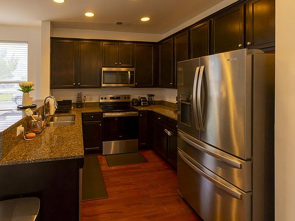 4th image of 270 Oglethorpe Cir