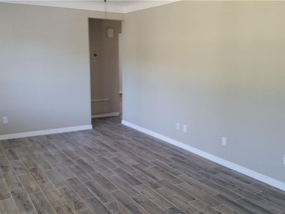 3rd image of 4472 31st Ave N