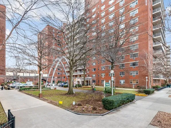 52-30 39th Drive image 19 of 20