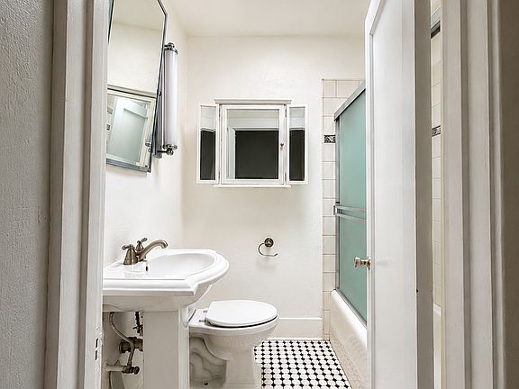 4th image of 255 Center Ave #4