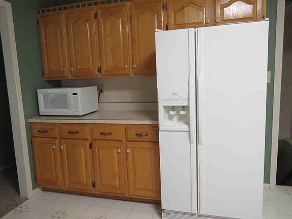 3rd image of 429 Wilshire Dr