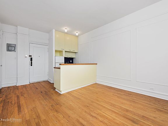 4th image of 925 Union St APT 5J