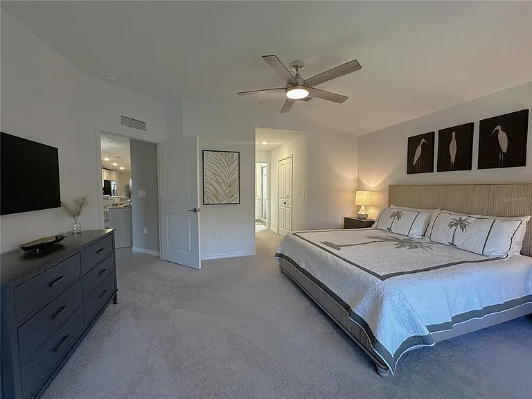 14221 Heritage Landing Blvd #2021 — Photo 11