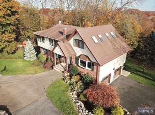 40 E Crescent Ave, Ramsey, NJ 07446