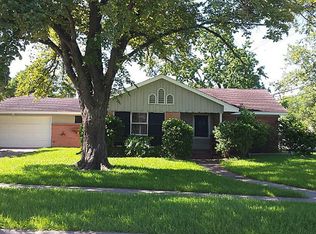 8423 Glenscott St, Houston, TX 77061