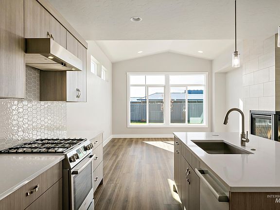7th image of this home