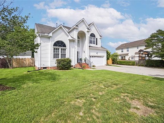 2nd image of 2720 Deerfield Cres