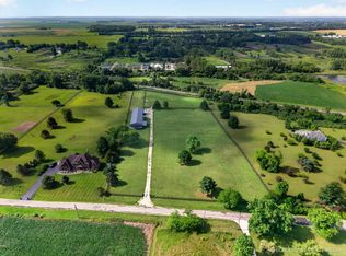 10617 Button Rd, Hebron, IL 60034
