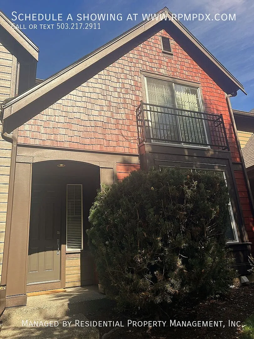 Highly Desirable Stonewater Townhome in the Heart of Orenco Station! — Photo 4