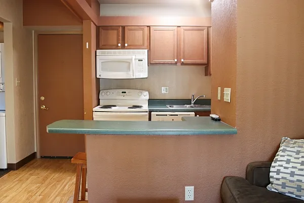 601 E Clark St — Photo 2