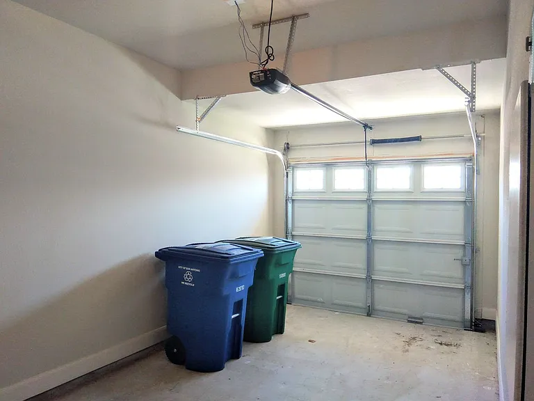 6315 Melanzane Ave #1 — Photo 38