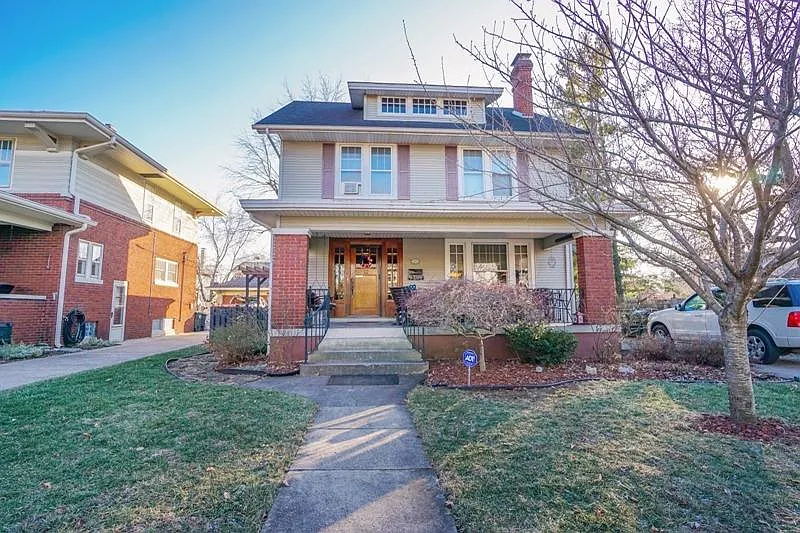 2202 Linden Ave photo 1