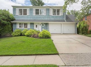 336 Knollwood Ave, Little Neck, NY