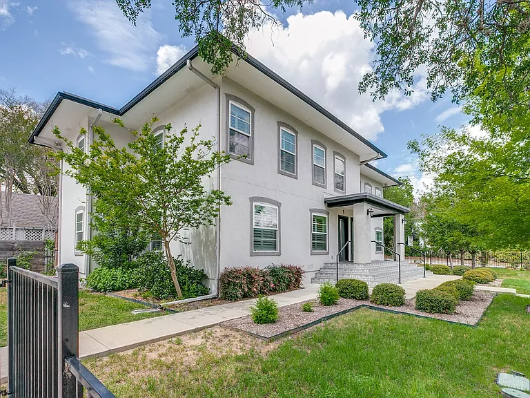 488 E Olmos Dr #1 — Photo 3