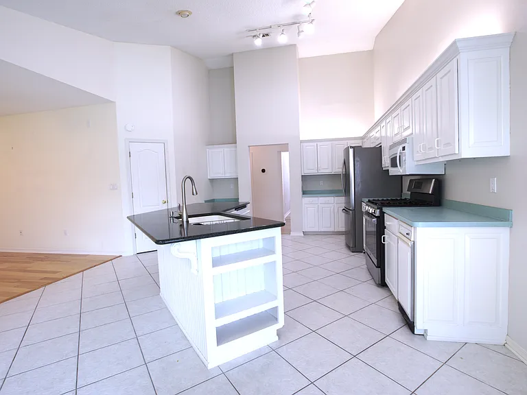4025 Teal Way — Photo 8