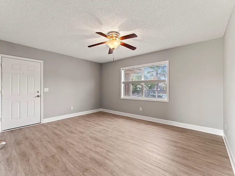 Sea Oats Apartments — Photo 21