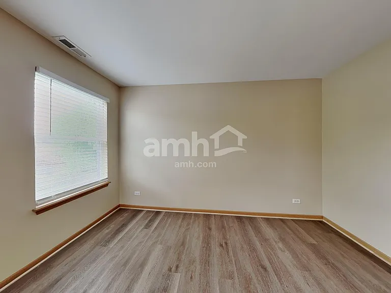 560 S Annandale Dr — Photo 13