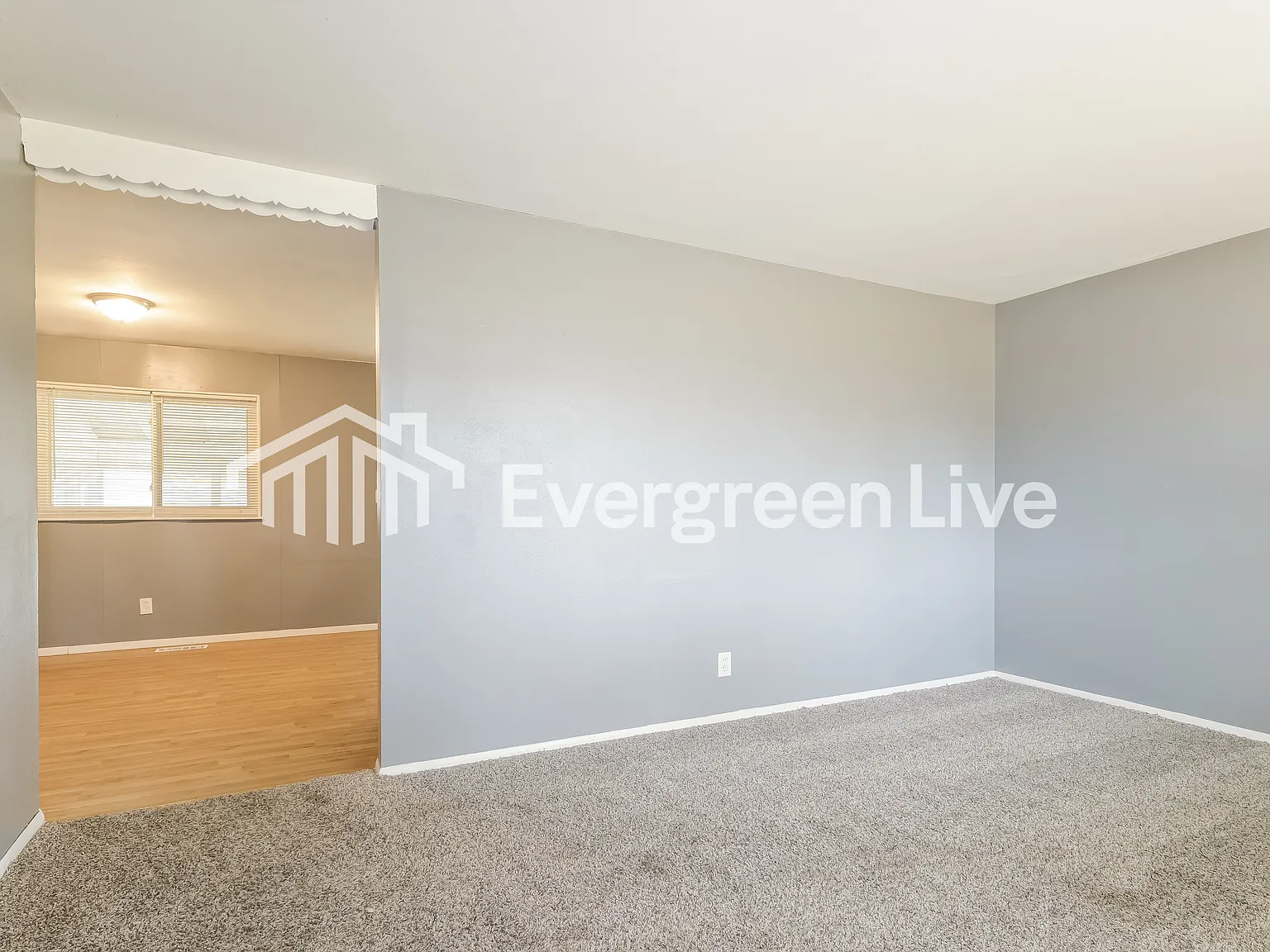 3 bed, 1.0 bath, 912 sqft, $1,595 — Photo 4
