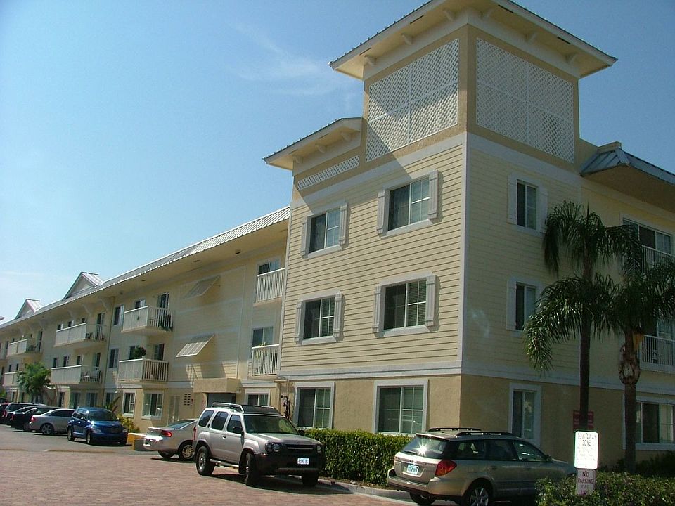 1st image of 151 NE 16th Ave APT 170