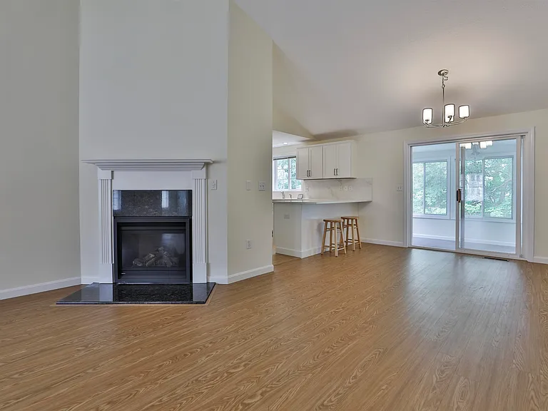 4 Myopia Ln — Photo 10