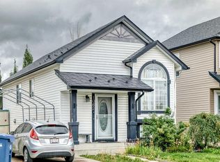 1062 W Bridlemeadows Mnr SW, Calgary, AB T2Y 4L1