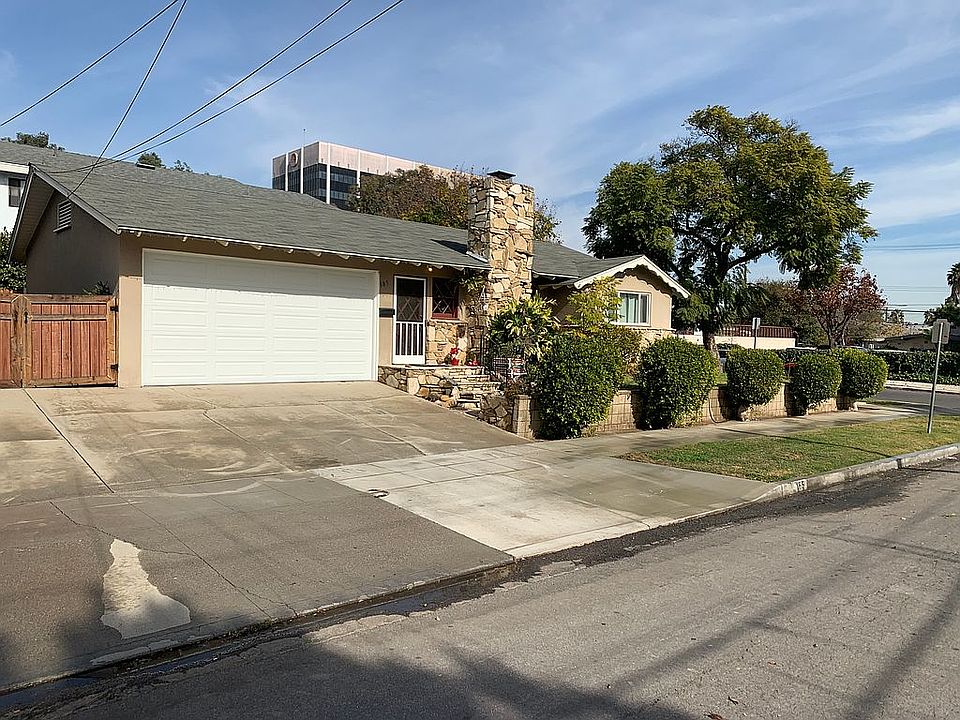 2nd image of 181 E Cameron Pl