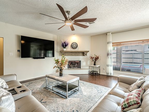 3rd image of 6802 Silverlake Dr