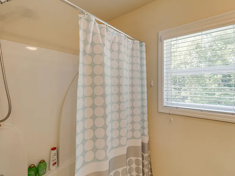 456 Edenhall Dr — Photo 28