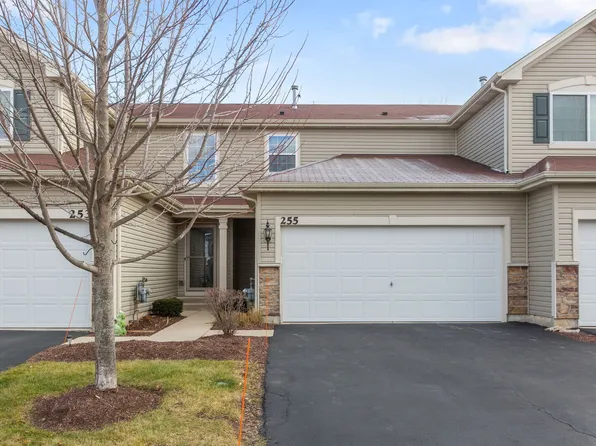 255 Wildmeadow Ln, Woodstock, IL 60098