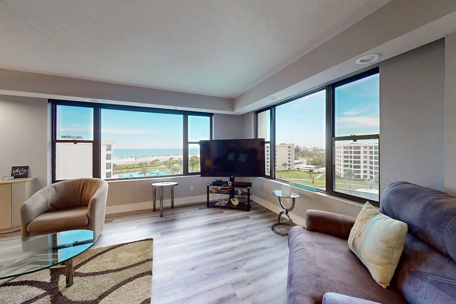 3 bed, 3.0 bath, 1732 sqft, $8,189 — Photo 4