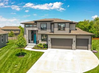 3214 Se 3rd Terrace, Lees Summit, MO 64063