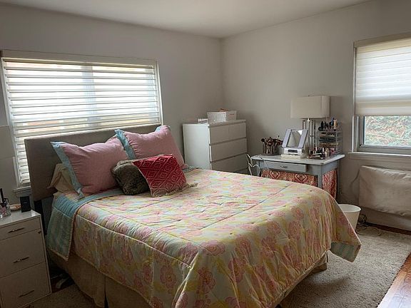 4th image of 92 McLoughlin St APT A