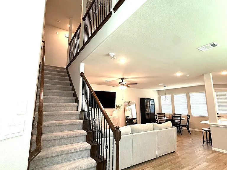 5504 Hyde Park Dr — Photo 5