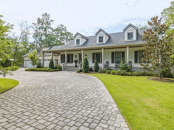 2nd image of 403 Plantation Rd