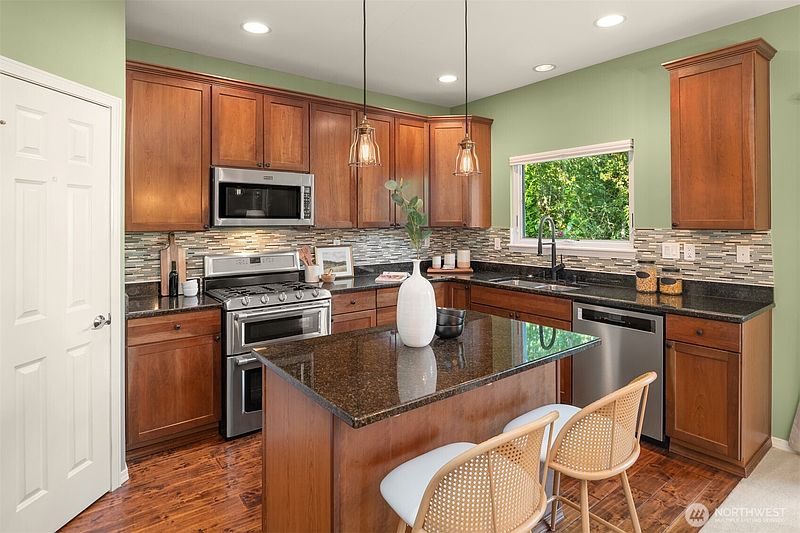 5th image of 20233 124th Avenue NE
