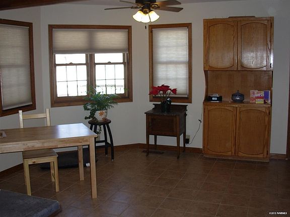 3rd image of 10 Cottonwood Ct