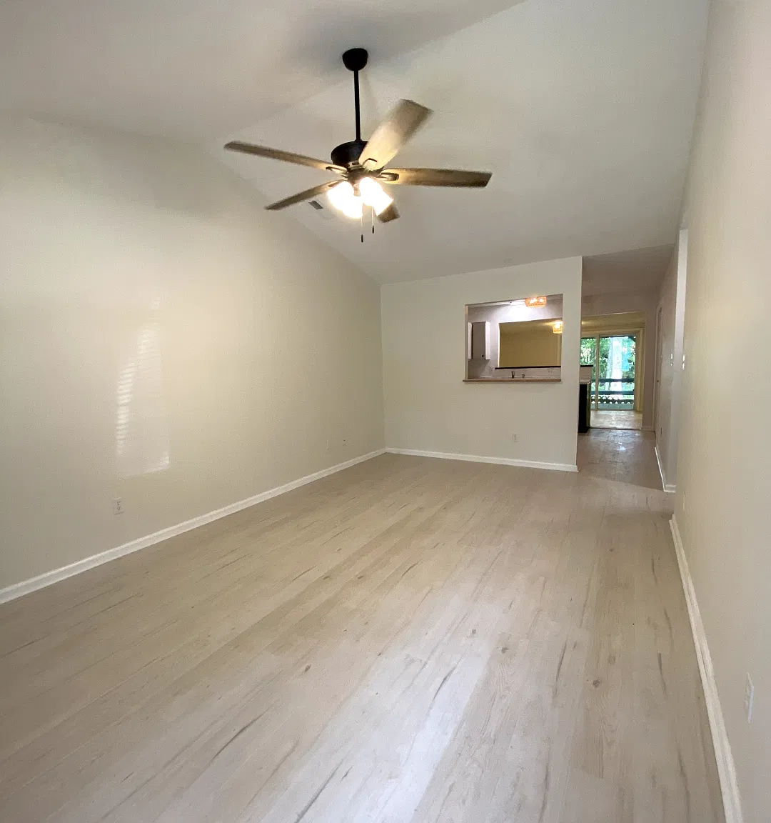 2 bed, 1045 sqft, $1,350 — Photo 3