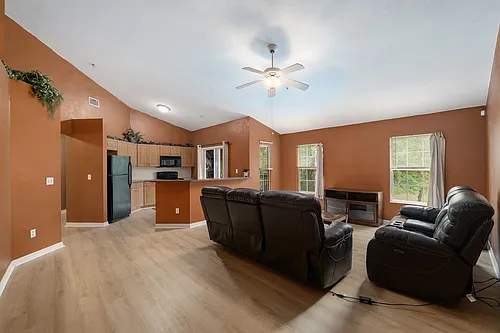 4215 SW 31st Dr #204 Photo 1