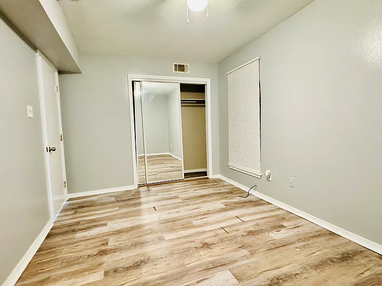 2536 Illinois Ave #A — Photo 10