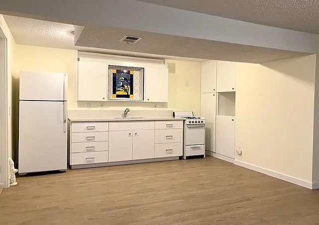 2 bed, 950 sqft, $1,625 — Photo 3